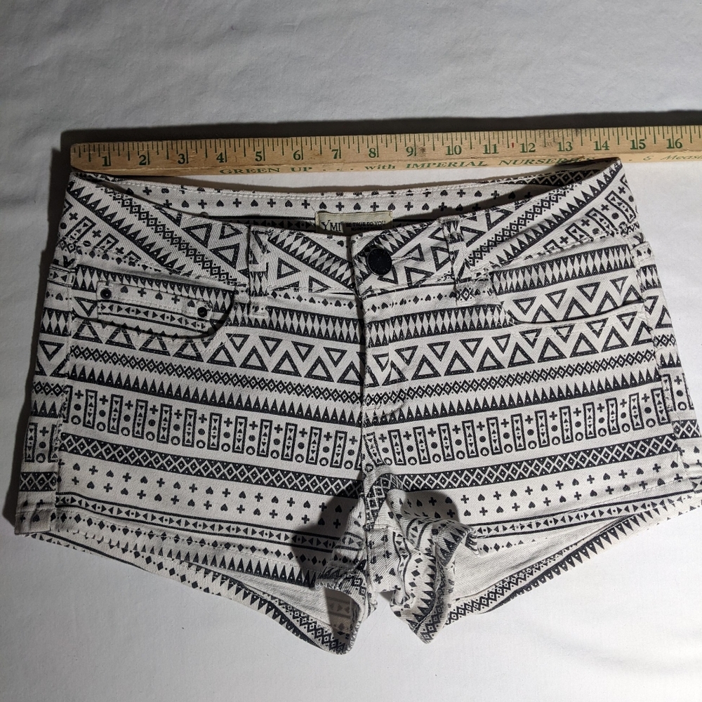YMI Be True To You 7 Lowrise Bootie Short Black White Aztec Cross Heart Printed - Picture 4 of 11